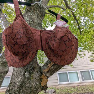 cute underwire bra NWT size 40DD